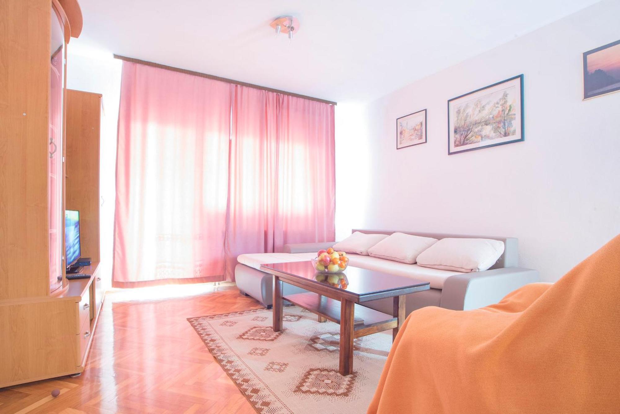 Apartment Katarina スルニュ エクステリア 写真